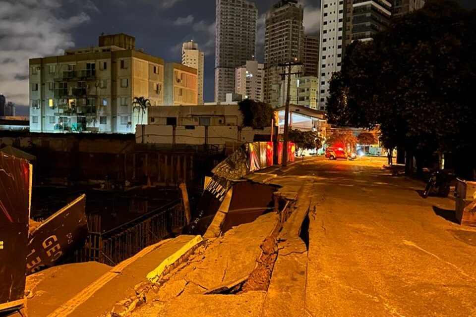 e4820658-desabamento-rua-goiania-960x640 e4820658-desabamento-rua-goiania-960x640